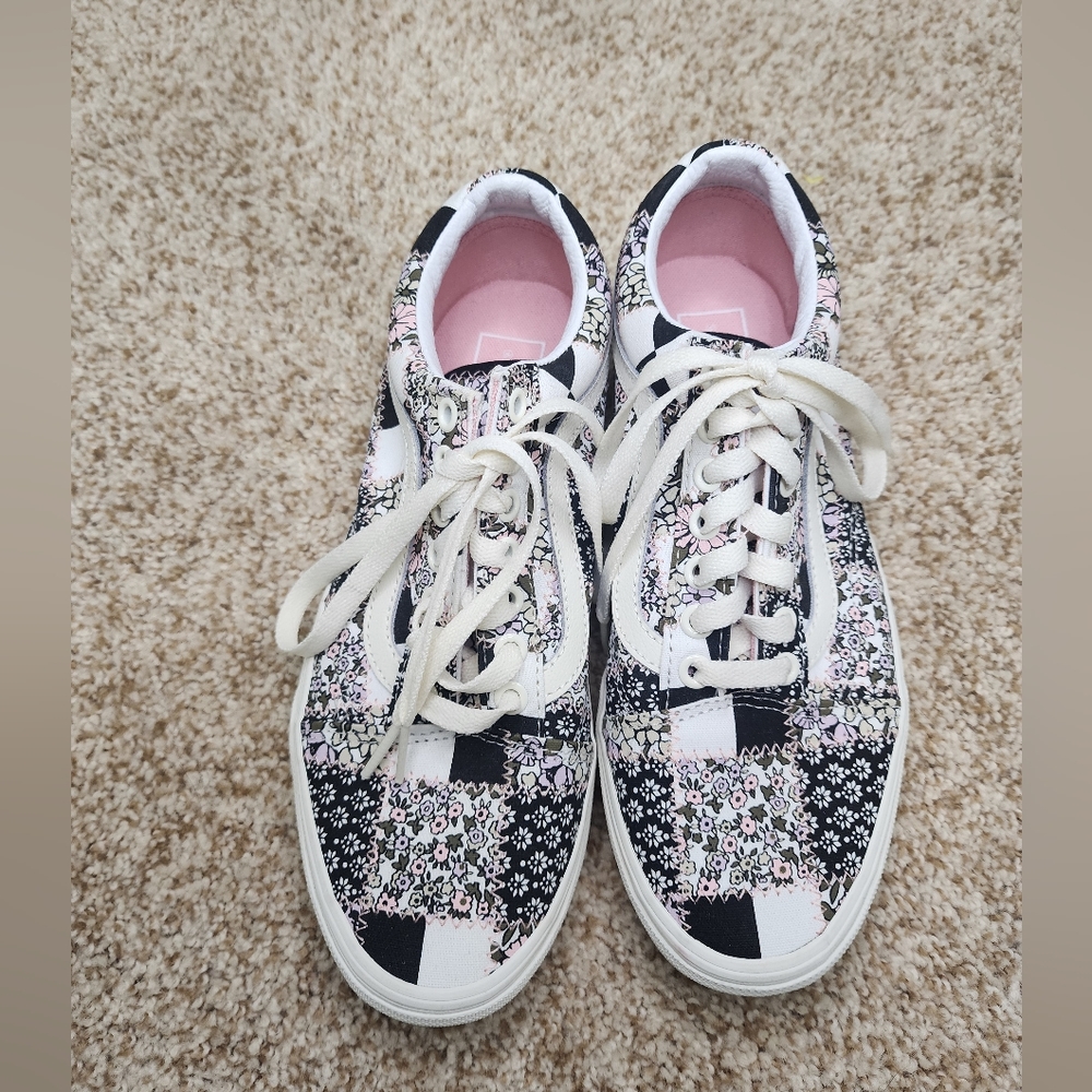 New Vans Old Skool Patchwork Floral Sneakers In B… - image 6